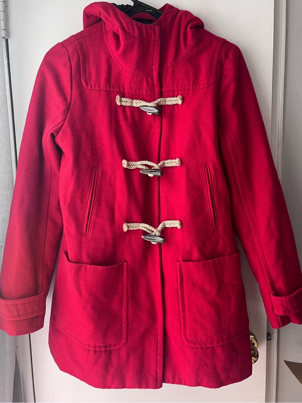AMERICAN EAGLE OUTFITTERS red wool nautical toggle-closure hooded pea coat MED